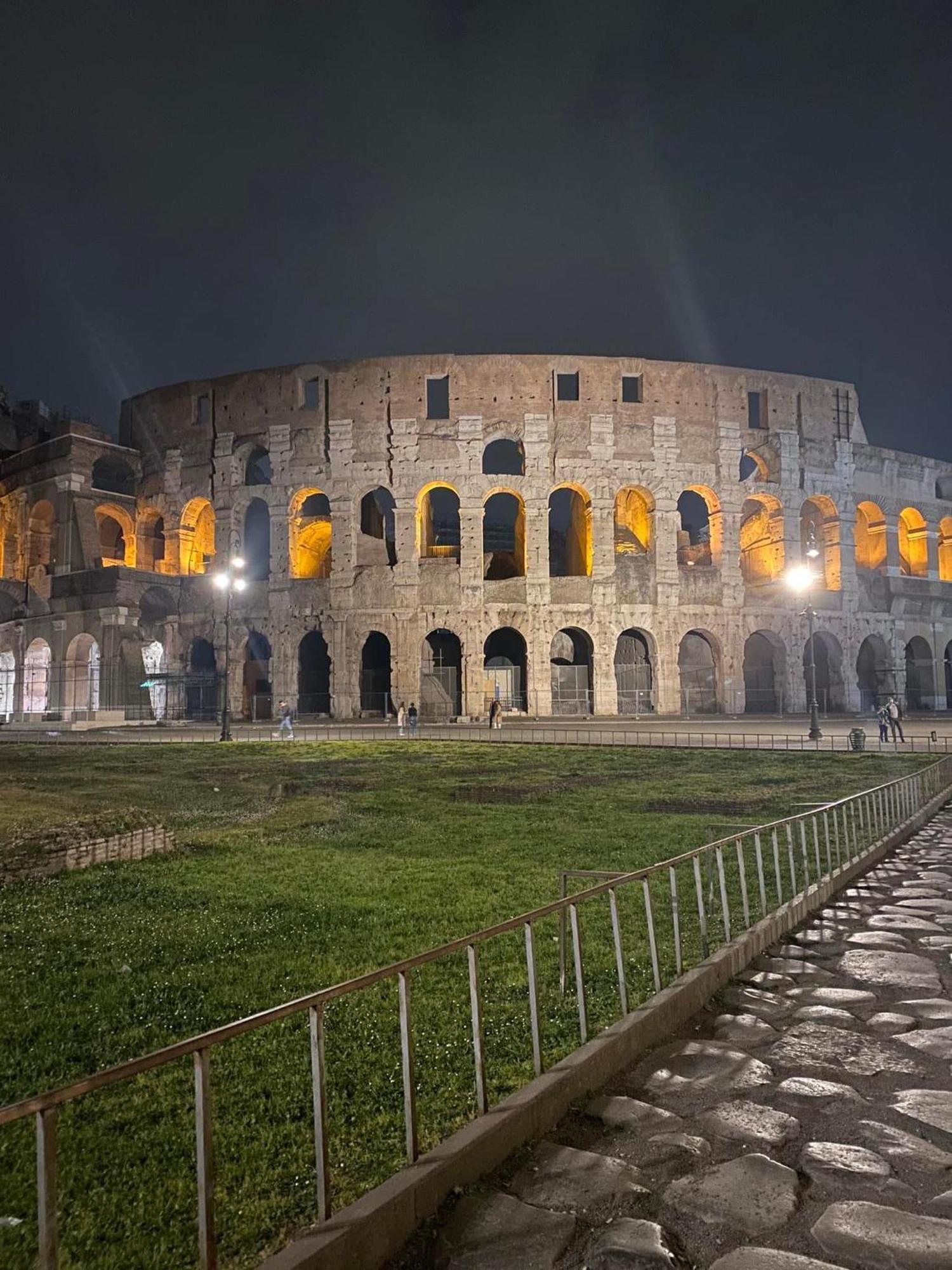 Colosseo Mon Amour Рим Екстер'єр фото